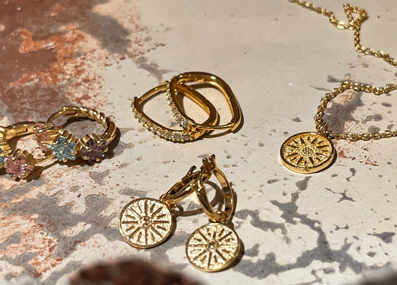VIVAZ Ohrringe in Gold